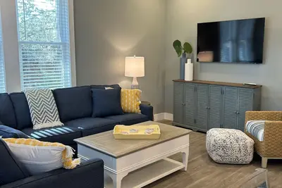 Image de Just Beachy! Short Walk To The Beach