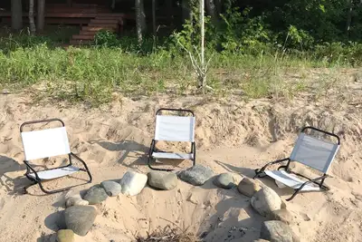 Image de Indoor/outdoor living at its best in this stunning lakeside home.