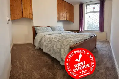 Image de Spacious 4 Bedroom House near Rochdale Swimming Pools