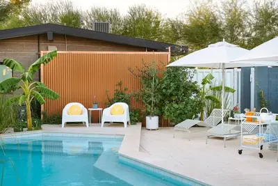 Lux Studios with Pool Hot Tub Cold Plunge Oasis