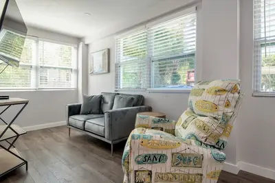 Image de 405. 5 B Uppr 2 Bedroom In Downtown Dunedin