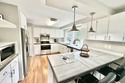 Image de Deer Creek Court – Storybook Yard & Pets Ok