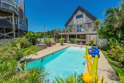 Image de Dog-friendly home with private pool, firepit, fenced yard, covered patio, & deck