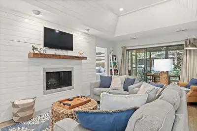 Image de 1071 Sparrow Pond Cottage by Akers Ellis Rentals