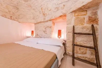 Image de Historic house in a quiet area with sun terrace a few meters from the square