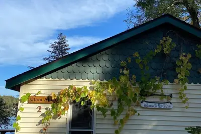 Image de Lakefront Cabin - Northaire Resort Cabin 2