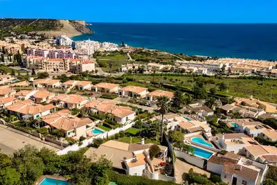 Image de Casa das Flores by Portucasa