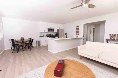 Image de The Vineyard 2 bedroom condo in Historic Escondido, 10 mins from Safari park!