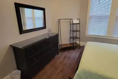 Image de In Through The Side Door (Victorian District)