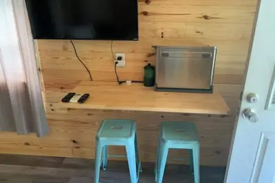 Image de Pickles Place<br>Cabin located at trailhead of Hatfield and Mccoy/outlaw trails