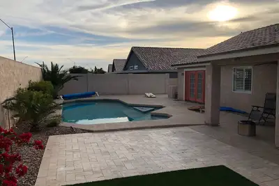 Image de 3 Br-2 Ba. Heated private pool, 7mi to Sf Stadium, Pet Friendly, No Extra Fees!