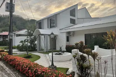 Image de Espaciosa Casa a 2 minutos de la Playa