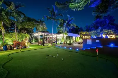 Image de Miami Love&Peace Zen Oasis-Pool- Basketball Hoop