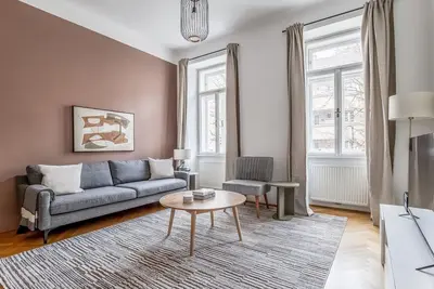 Image de Bright Leopoldstadt 2br w/ Elevator, nr U1 & U2, by Blueground
