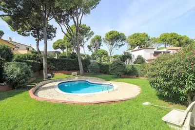 Image de Joli appartement dans une maison de vacances avec Wifi, piscine, Tv, terrasse et animaux admis