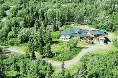 Image de Experience Glacier View charm - cozy 1-bedroom apartment