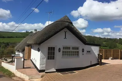 Image de Cosy Thatched Coastal Retreat, close to Maidencombe beach & beautiful pubs.
