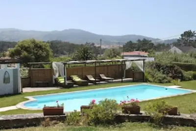 Villa with private pool. Calm area. Large garden. 2km to closest beach in Sintra
