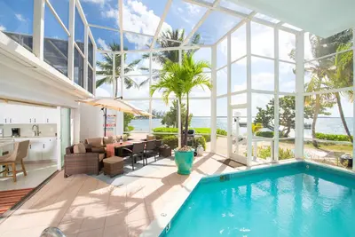 Image de Pools of the Kai 10: Beach House w/ Private Pool Atrium, Free Kayak & More in Cayman Kai