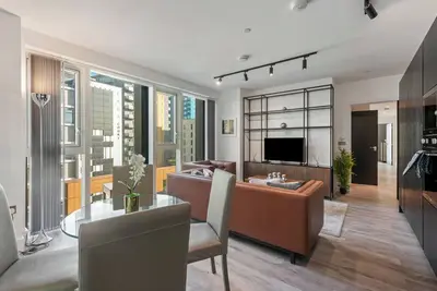 Image de Amazing Two Bedroom in Icon Tower in North Acton by MySquare