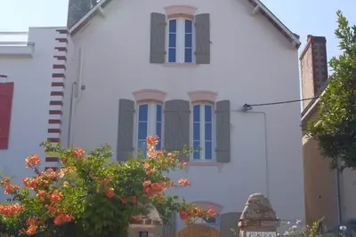Image de villa de famille et de charme à 50mètres de la grande plage