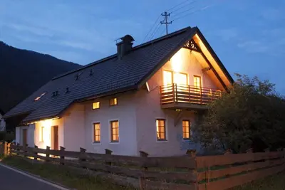 Image de Stylish vacation apartment in an old farmhouse - south view