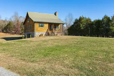 Image de Peaceful Cabin Retreat on 5 acres - 25 mins from Dt Clarksville