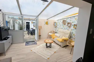 Image de Chaleureuse et agréable près de la mer avec garage