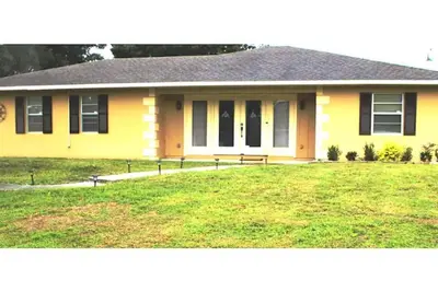 Image de 3 bedroom pool home w/ Ac Game Room. Pet friendly!