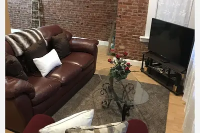 Image de 2 Br Executive w/Iconic Views in Historic Scranton