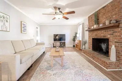 Image de Mins to Lake Murray & Downtown! Serene on Sonning
