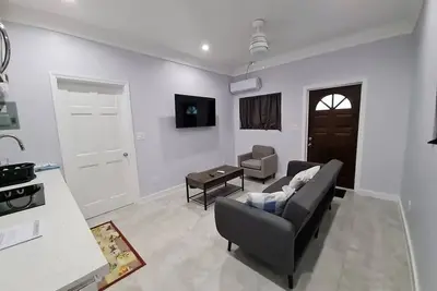 Image de 1 Bedroom Apartment Unit 2 Is family+pet friendly