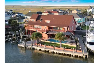 Image de Family Retreat! Private Pool And  5 Minutes From Beach!