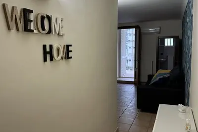 Image de A 3-minute walk to the famous downtown streets!