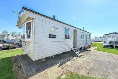 Image de Superb caravan at Seawick Holiday Park, sleeps 8 ref 27202sw