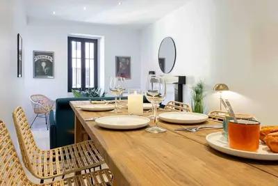 Image de Mistinguett au cœur de la vieille ville