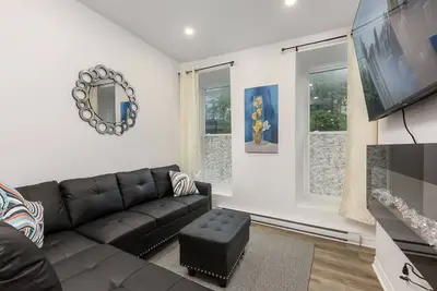 Image de Appartement d'une chambre au cœur de Montréal, près des restaurants et métro.