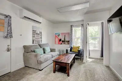 Hyde Park Hyde Out Apt 4