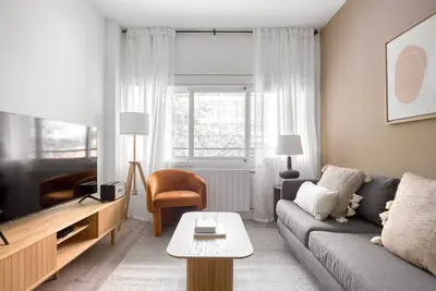 Image de Renovated Nova Esquerra de l'Eixample 2br, nr Sants Stn, by Blueground