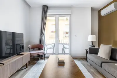 Image de Immpecable Salamanca 3br, by Blueground