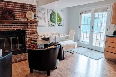 Image de Modern & Private 15 min to Downtown Lincoln Pet Friendly