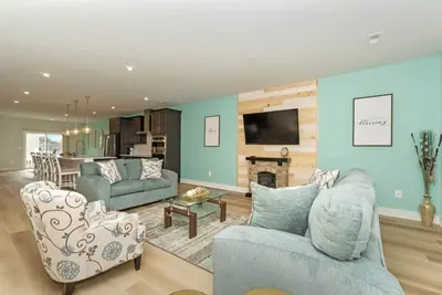 Image de Luxury New Home Sleeps 8