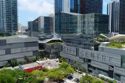 Image de 10 Beds, 4 Baths, Sleep 16 in the most Prime Location in Miami!