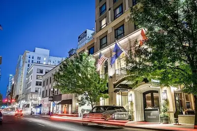 Image de Your Portland Retreat at Dossier Hotel! Pets are Welcome! W/ Parking Onsite!