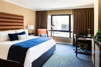 Image de Discover Oregon Museum of Science & Industry! Classy Unit at Dossier Hotel!
