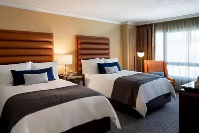 2 Spacious Units w/ Sweeping City Views at Dossier Hotel Portland! Pets Allowed!