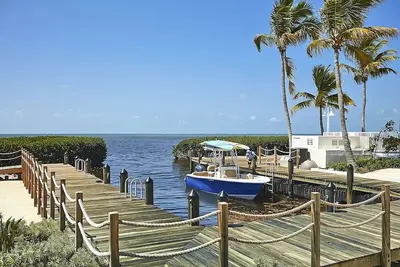 Image de Vacation Day Is Always A Great Idea! 4 Classy Units, Free Parking, Pets Allowed!