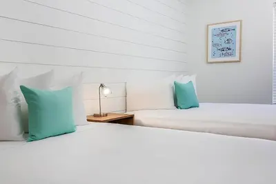 Image de Snorkeling & Kayaking Beach Resort! Seaside Villa w/Patio! Marina, Parking