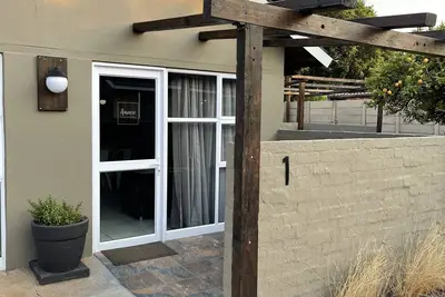 Image de L’Amorie, stylish, secure & safe, 10 min to Or Tambo international