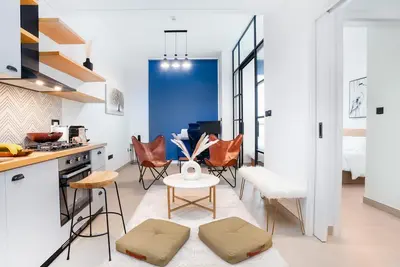 Image de Elegant 1 Bhk in Dubai hills with Burj Khalifa and Burj Al Arab view